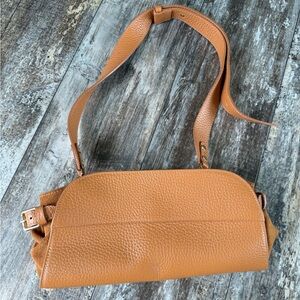 Chic Tan Leather Crossbody Bag